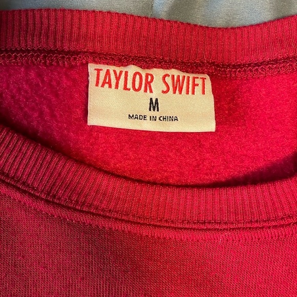 Taylor Swift Swiftie Sweatshirt Medium Red Hoodie Crewneck TS Merch Tour Red Era - Picture 12 of 14